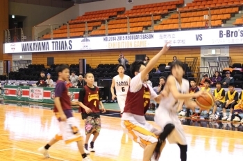 中学生同士の試合は動きが速過ぎてピンボケしてしまいます。