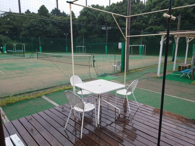 「雨のテニスクラブ」