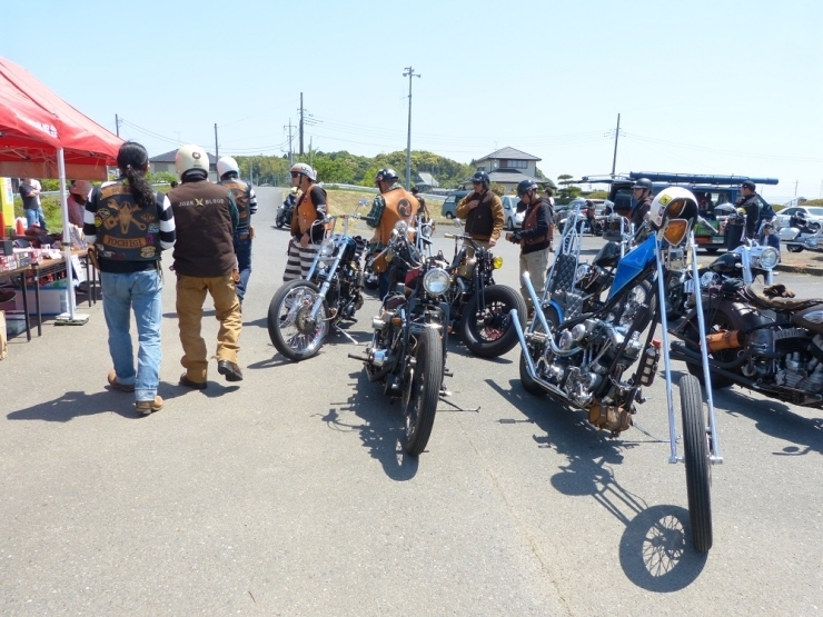 一度、バイクから降りて受付を済ませます。～お疲れ様でした～