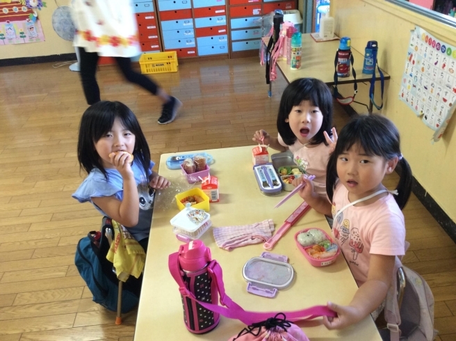 お弁当、おいしいね！！「塩川幼稚園☆彡毎月月末はお誕生会と月に１度のお弁当の日でした♪」