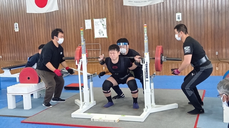 三浦選手　スクワット180kg「(大田原筋トレ)アイアンマントレーニングジム」