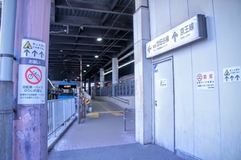 下高井戸駅は京王線との乗換駅です。