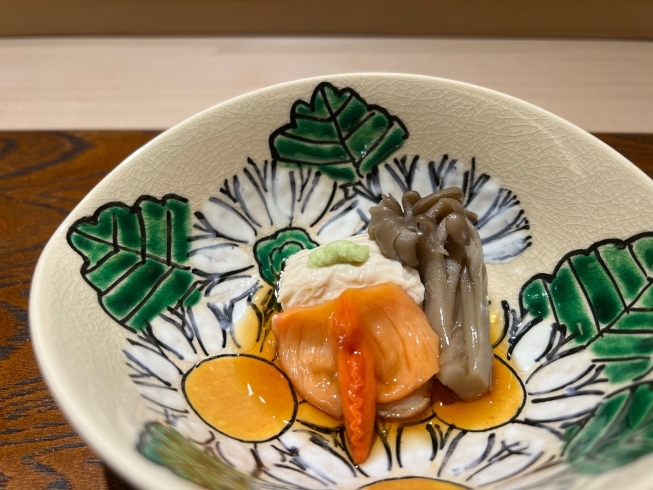 「赤貝と湯葉【久屋大通・丸の内で寿司(鮨)と日本酒を味わう隠れ家。少人数会食や記念日にどうぞ】」
