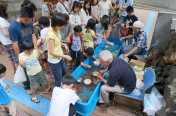 金魚すくいとスーパーボールすくいはすごい人