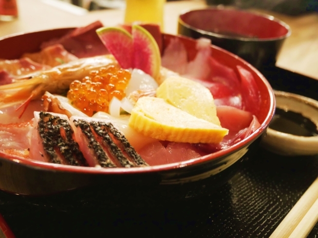 「【特報】浜ちゃん特製『海鮮丼』を始めます！！[ランチ限定]　＠中書島」