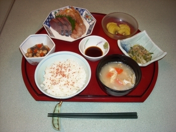 管理栄養士の考案する色彩豊かなお食事をご提供いたします。「江戸川光照苑」