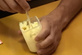 バターには塩を混ぜるとさらに美味しいんです＾＾