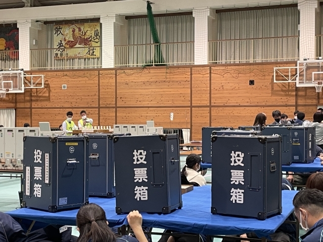 投票箱が到着「新居浜市議会議員選挙の開票がスタート（2023年4月23日）」
