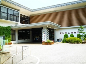 流山市立中央図書館