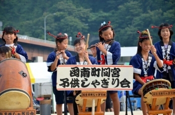 函南町間宮から子供しゃぎり会の子供たちが祭り気分を後押し！