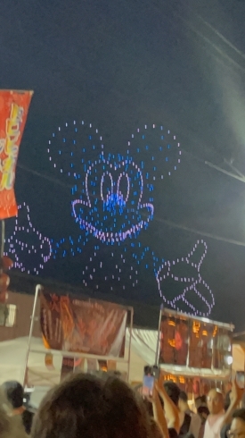 初めの挨拶をしているミッキー「小樽の潮祭りでミッキーマウスが見れました☆」