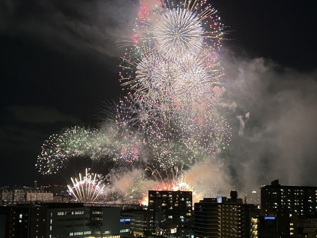 「8月5日(土)に開催された「第35回 なにわ淀川花火大会」の様子をちょこっとお届け♪」