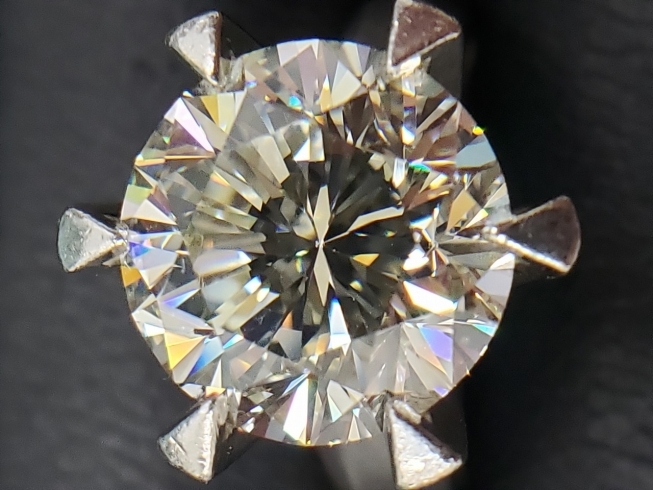 以前お売り頂いた5.2カラットのダイヤモンドリング「買取専門 金のクマ 沼津店　ダイヤモンドに下落の波が来ている！？」