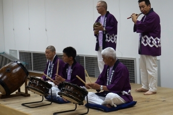 祭りばやしで馴染みのある「お囃子」を体験できます。<br>笛・鉦(かね）・大太鼓・小太鼓の楽器体験。