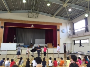 夏の暑い日に船堀小学校での練習会にも参加しました。