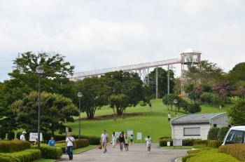 裾野運動公園には長いローラー滑り台があるんです