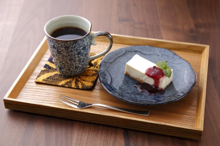 ブレンドコーヒーとレアチーズケーキで６００円