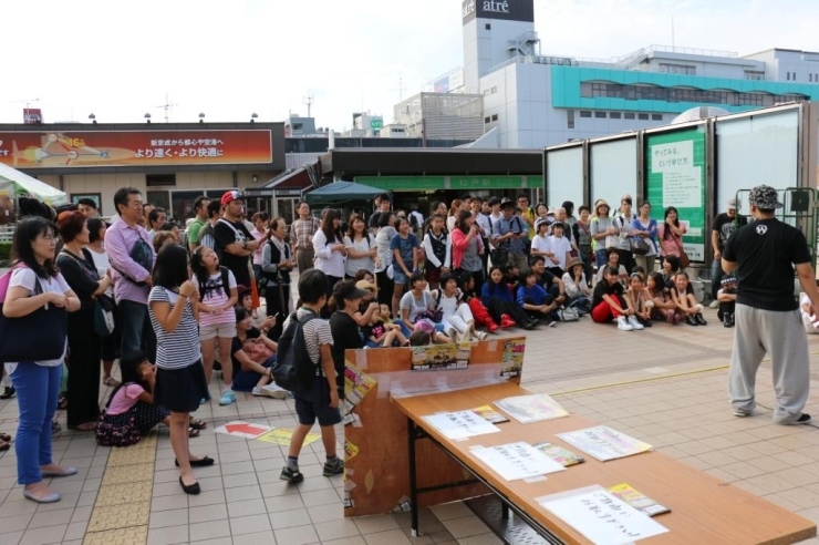 当日はこれだけの沢山の人達が集まって頂き、暖かい声援を頂きました！