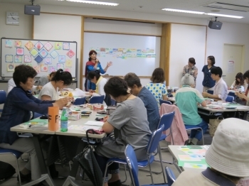「文化・表現」講座の様子「東大阪市立男女共同参画センター・イコーラム」