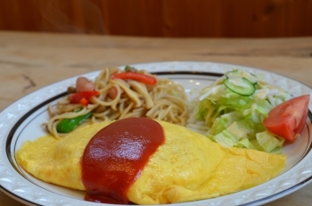 スペシャルランチ（オムライス＆きのこパスタ）「チコ」