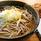 【驛前そば 丸政（まるまさ）】甲府駅前で立ち食いそばランチ【甲府駅北口】