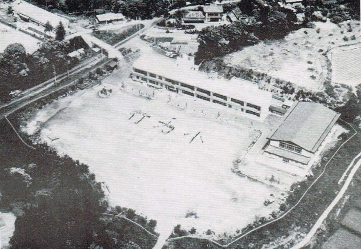 昭和55年の行方小学校の航空写真