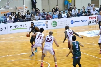 後半も点取り屋ガードナー選手が躍動！