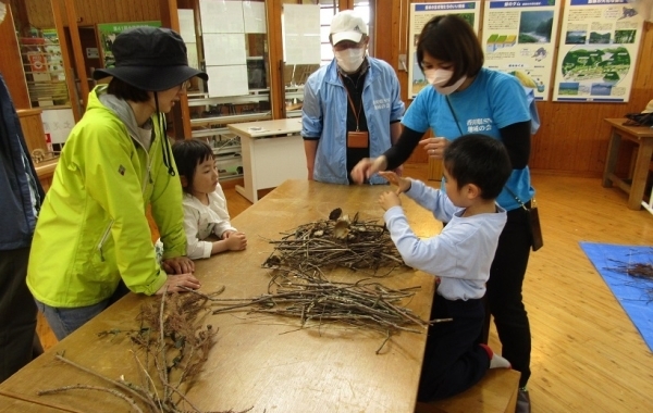 満濃池森林公園　春のネイチャーゲーム