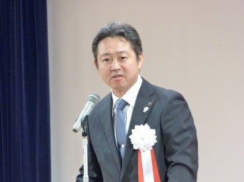 行方市長　鈴木周也氏