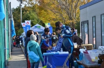 グッズ販売ではサインは必須です