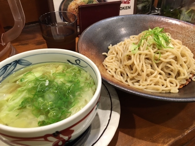 塩つけ麺　８００円（税別）<br>