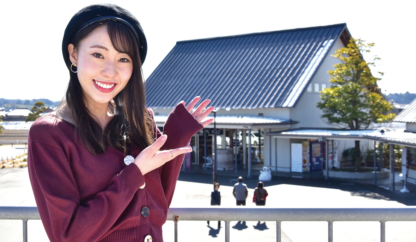 道の駅発酵の里こうざきを紹介する、藤江れいなちゃん