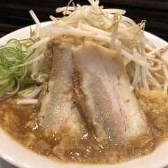 『麺屋まる玉』　玉越二郎