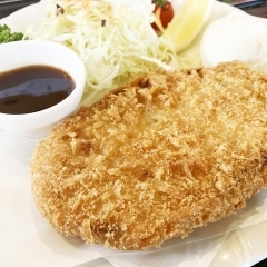 【雫石町】さくら亭/雫石牛メンチカツ定食(税込950円)