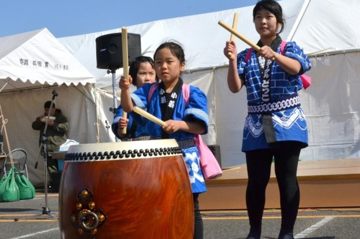 和太鼓サークル「こどっこい」による太鼓の舞