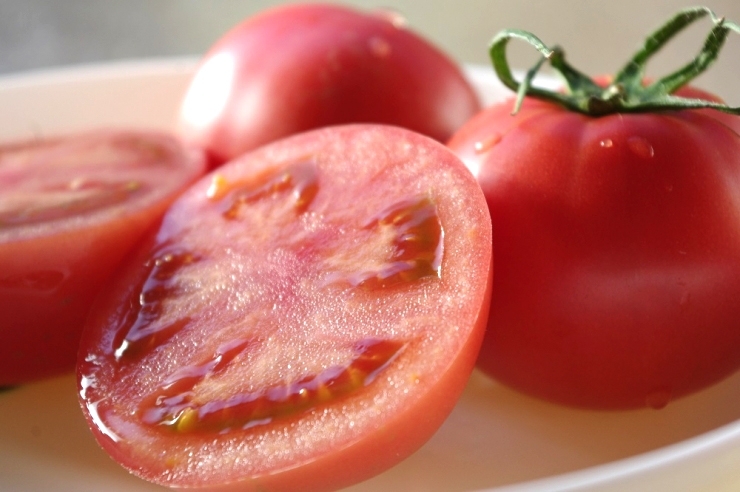 完熟フルーツトマト♪　行方産「キストマト」真っ赤で可愛いトマトに《チュッ…♪》