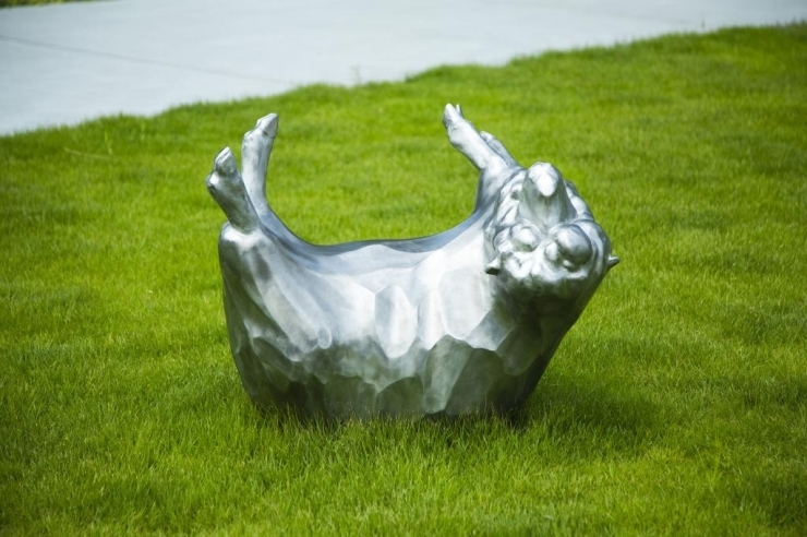 「POTAN SHEEP」アルミニウム（2015）大崎ブライトプラザ 屋上庭園 Photo：Daishi Saito