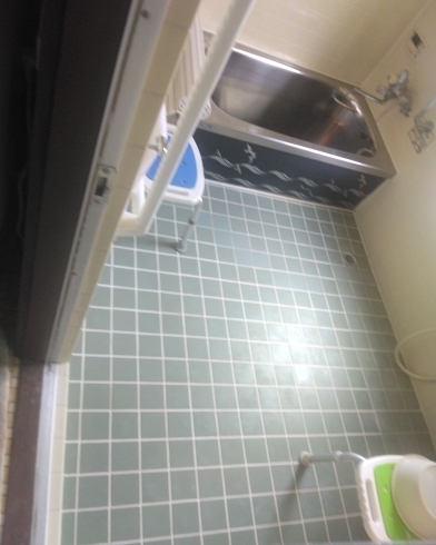 リフォーム前「【施工事例】浴室床改修工事」