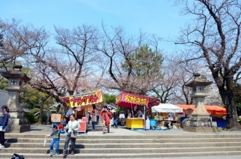 出店がたくさん並んでました！