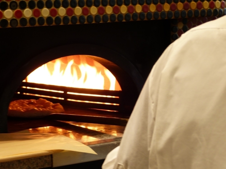 イタリアンレストラン　「ファームトゥザテーブル」のピザ！焼きたてをどうぞお楽しみ下さい♪