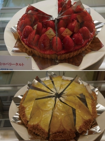 フルーツをたっぷり使ったタルトは中にチーズケーキが入ってさっぱり♪