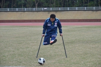 若杉選手は「2014アンプティーサッカーワールドカップメキシコ大会」の日本代表選手