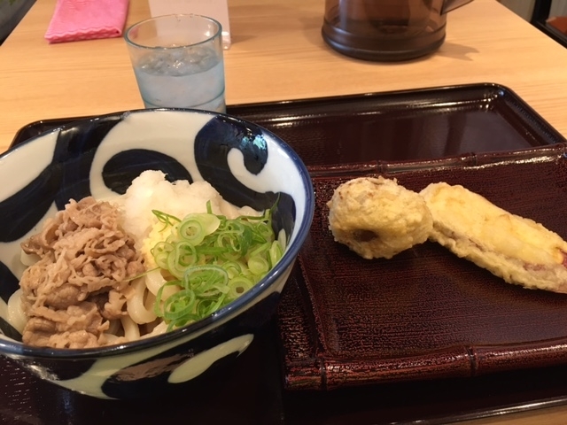 できた！　肉おろしぶっかけ＋さつまいも・煮卵の天ぷら<br>７９０円（税込み）