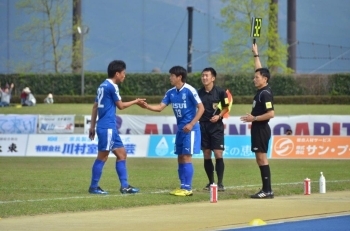 蔵田選手と交替で鈴木淳選手投入