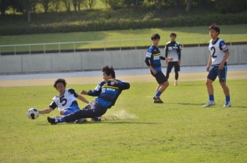 中山選手　スライディング