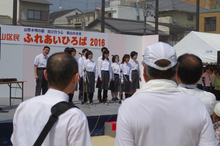 東山総合支援学校　音楽部<br>合唱「手紙」「世界にひとつだけの花」