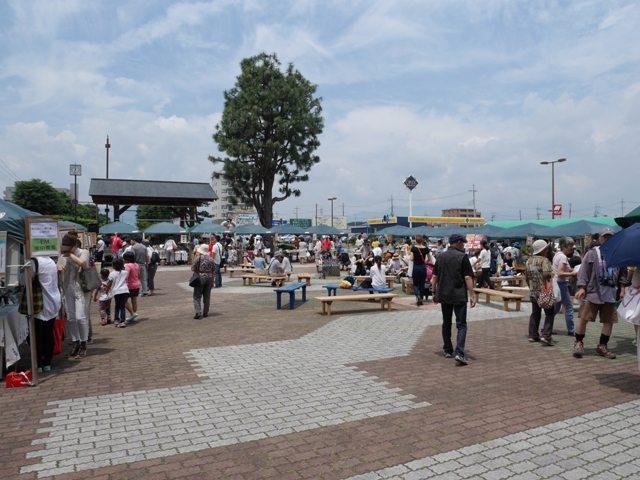 天気にも恵まれた会場の那須塩原駅西口広場