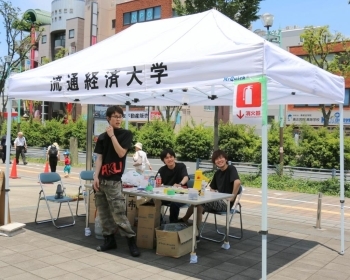 青春祭本部：学生会が常駐し、各出店者の対応にあたります。