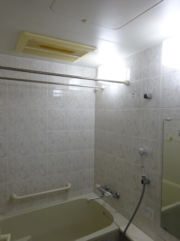工事前の浴室です「リクシルのバスルーム【スパージュ】。【行徳・市川市・浦安市・江戸川区周辺でリフォームをお考えなら東京ベイサービスグループ】」