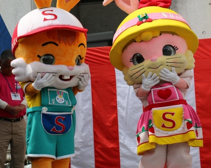 新松戸のキャラクターと言えば、新松戸まつり25周年を記念して作られたマスコットキャラクター<br>「ラッキーくん＆ハッピーちゃん」